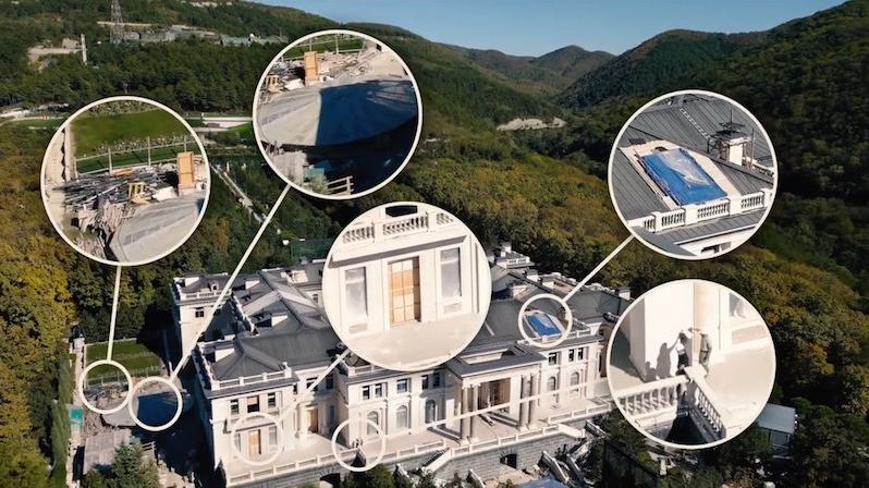 Putin popřel vlastnictví opulentního paláce